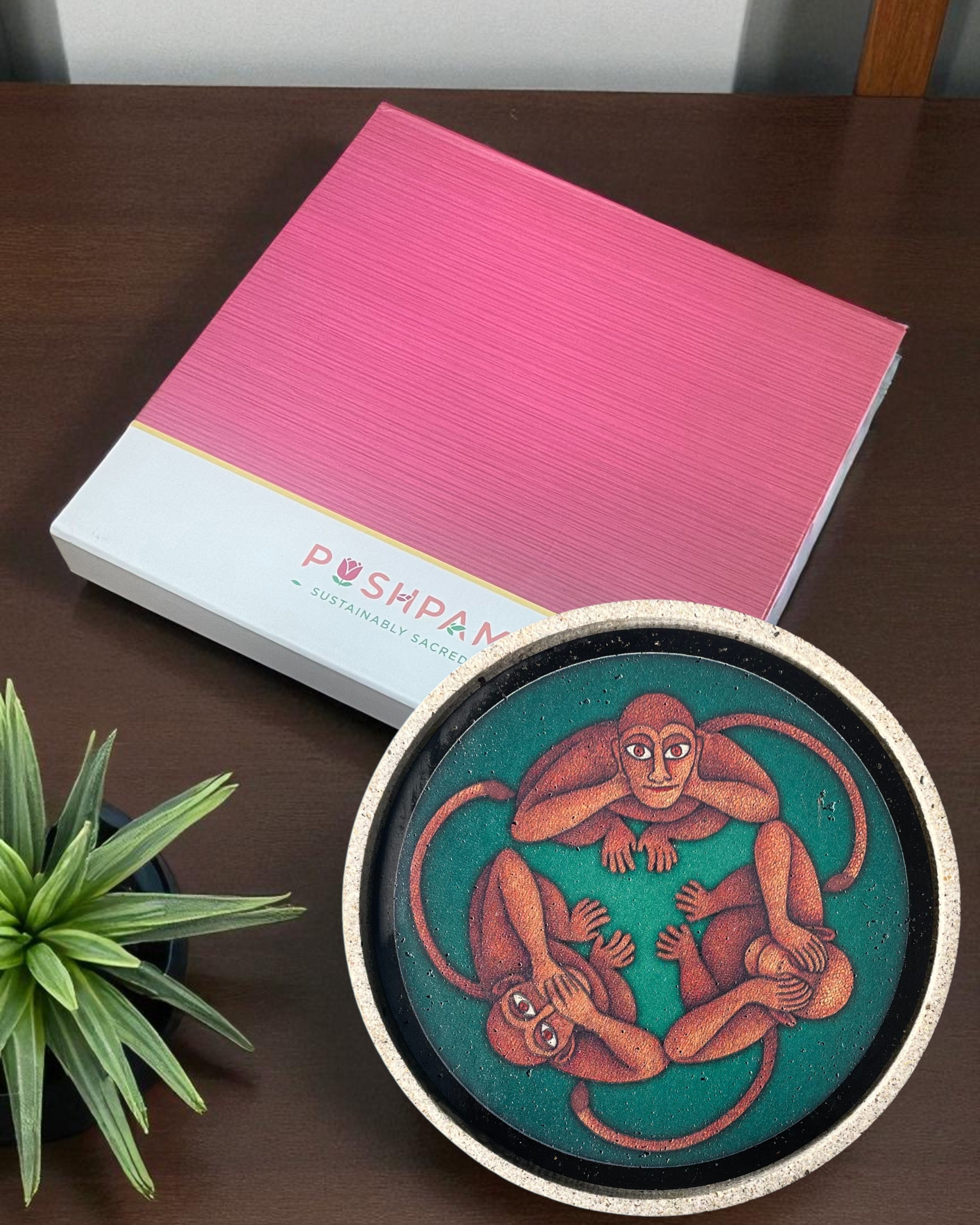 THREE WISE MONKEYS DECOR PLATE - EMERALD (25 cm)