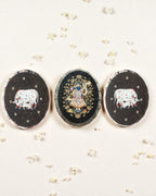 AASTHA MAGNET - Set of Purna Chhavi and Cows (Oval)