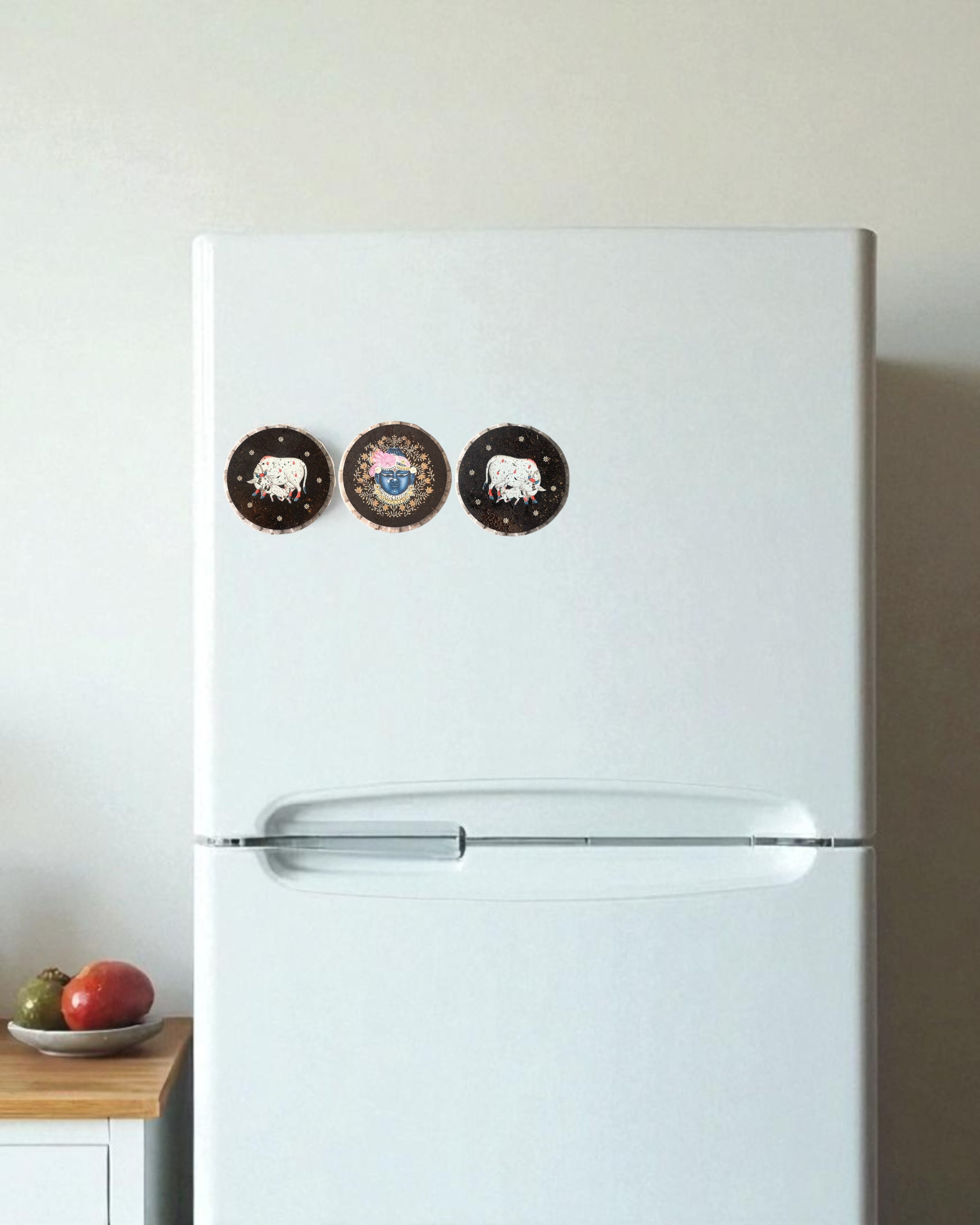 AASTHA MAGNET - Set of Mukharvind and Cows (Circle)