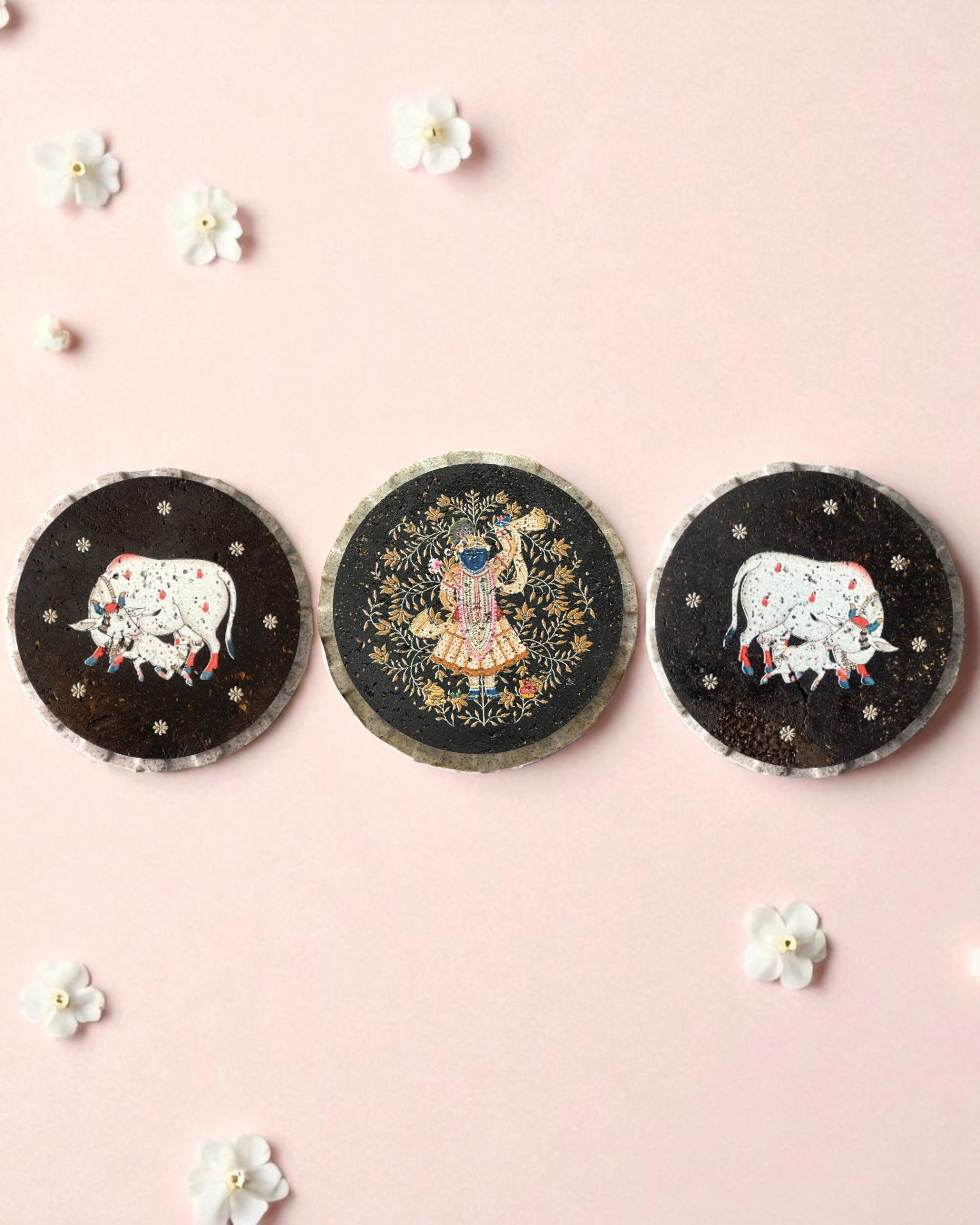 AASTHA MAGNET - Set of Purna Chhavi and Cows (Circle)