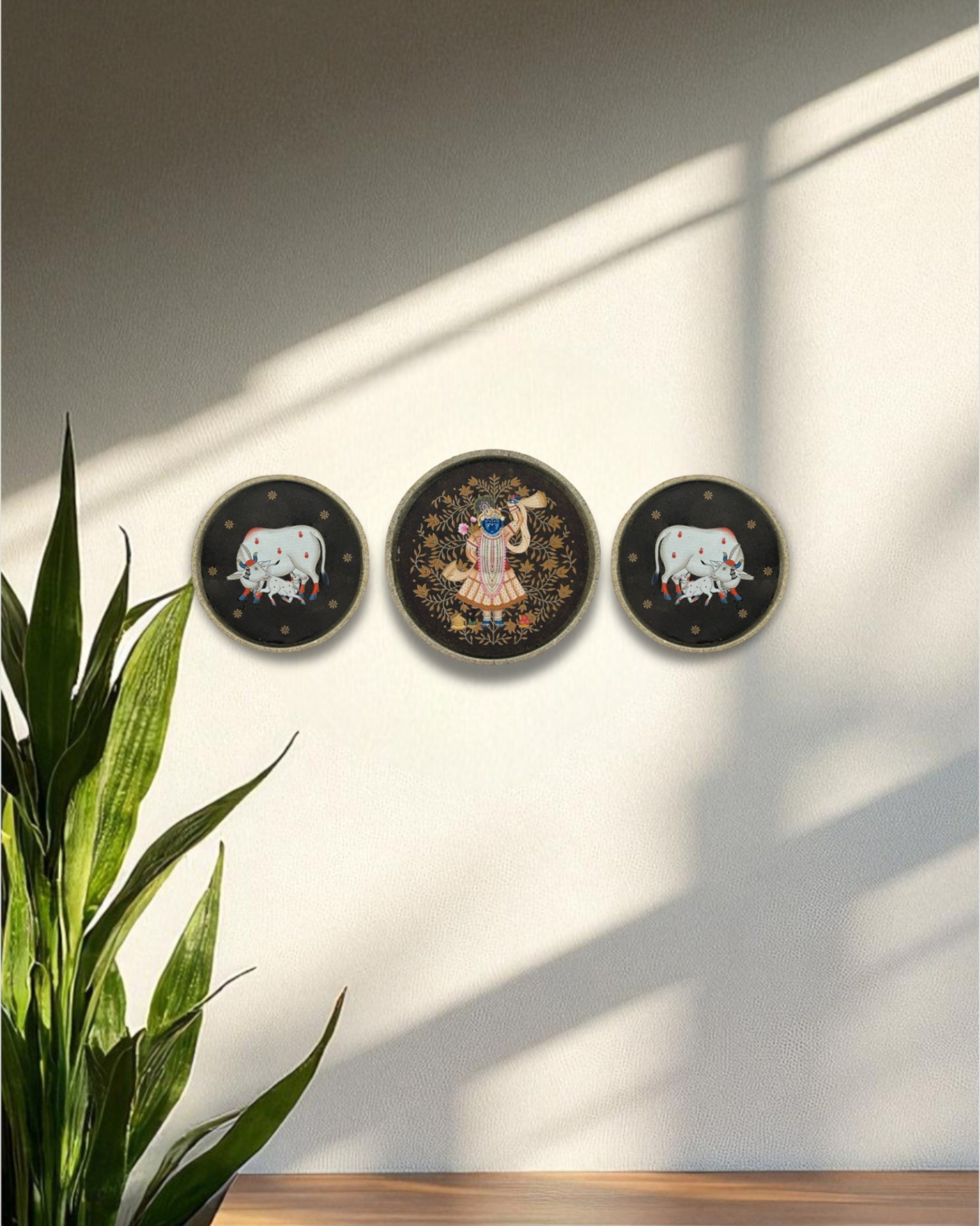 SUSHOBHAN THALI - Set of Purna Chhavi (25 cm) and Cows (18.5 cm)