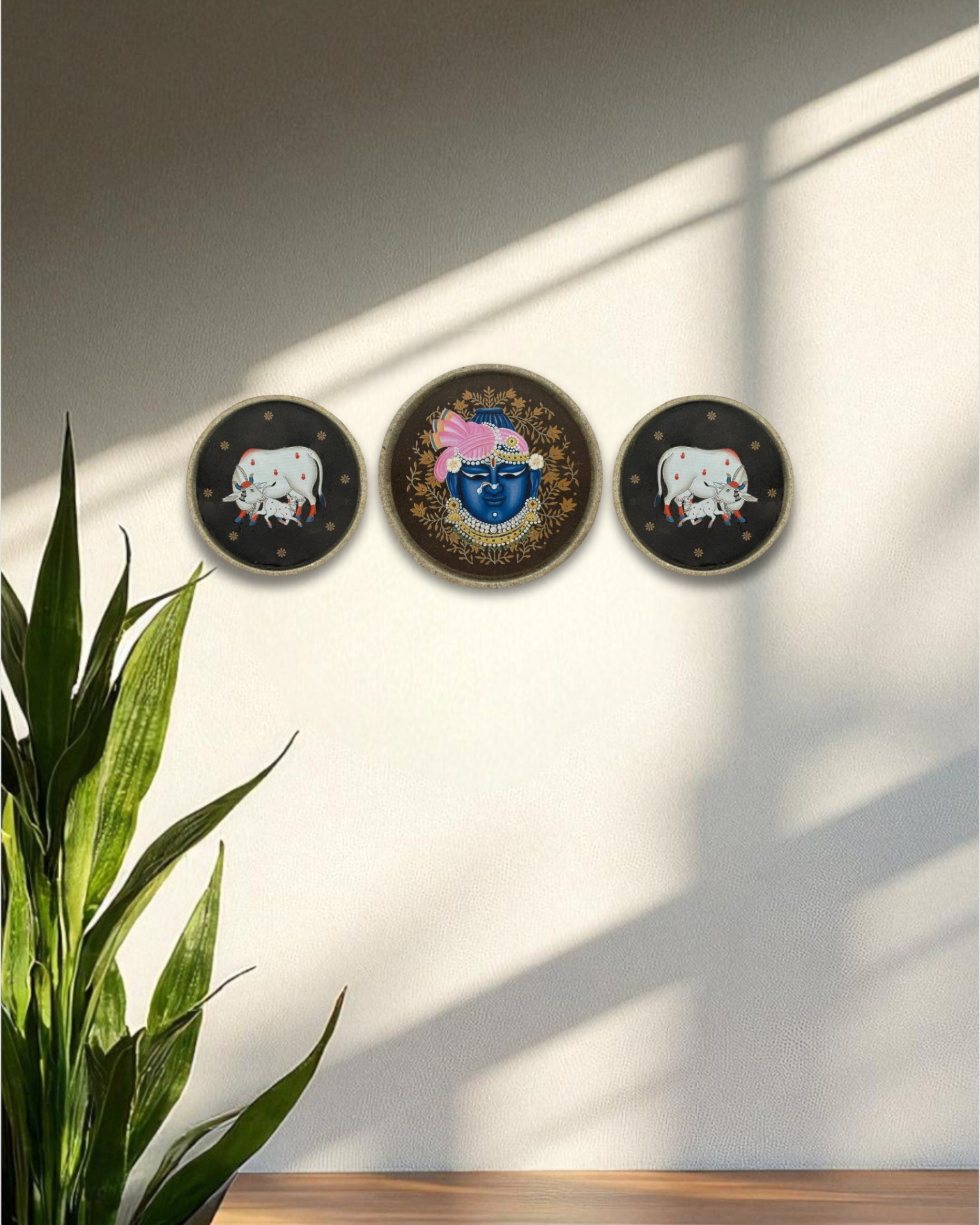 SUSHOBHAN THALI - Set of Mukharvind (25cm) and Cows (18.5 cm)