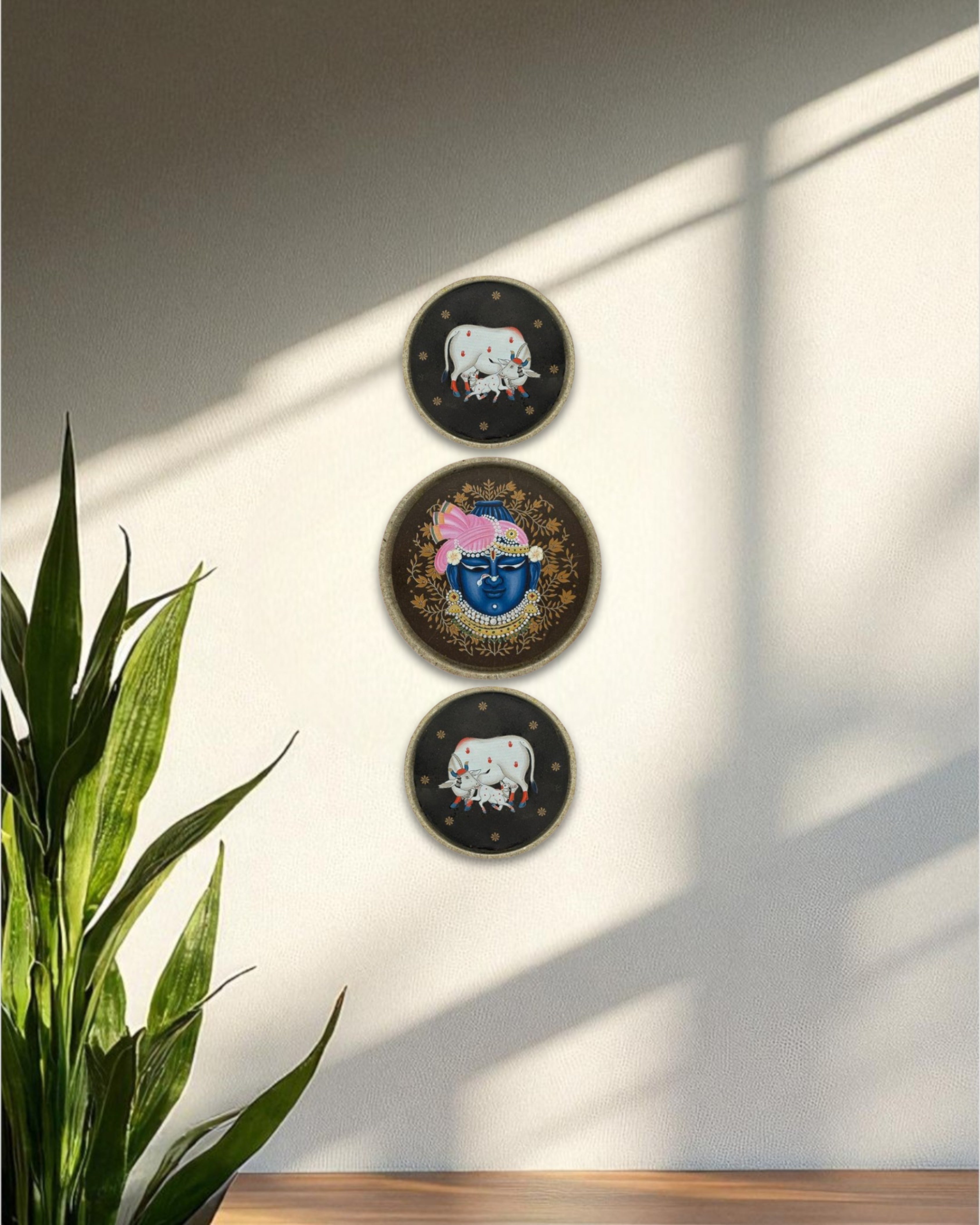 SUSHOBHAN THALI - Set of Mukharvind (25cm) and Cows (18.5 cm)