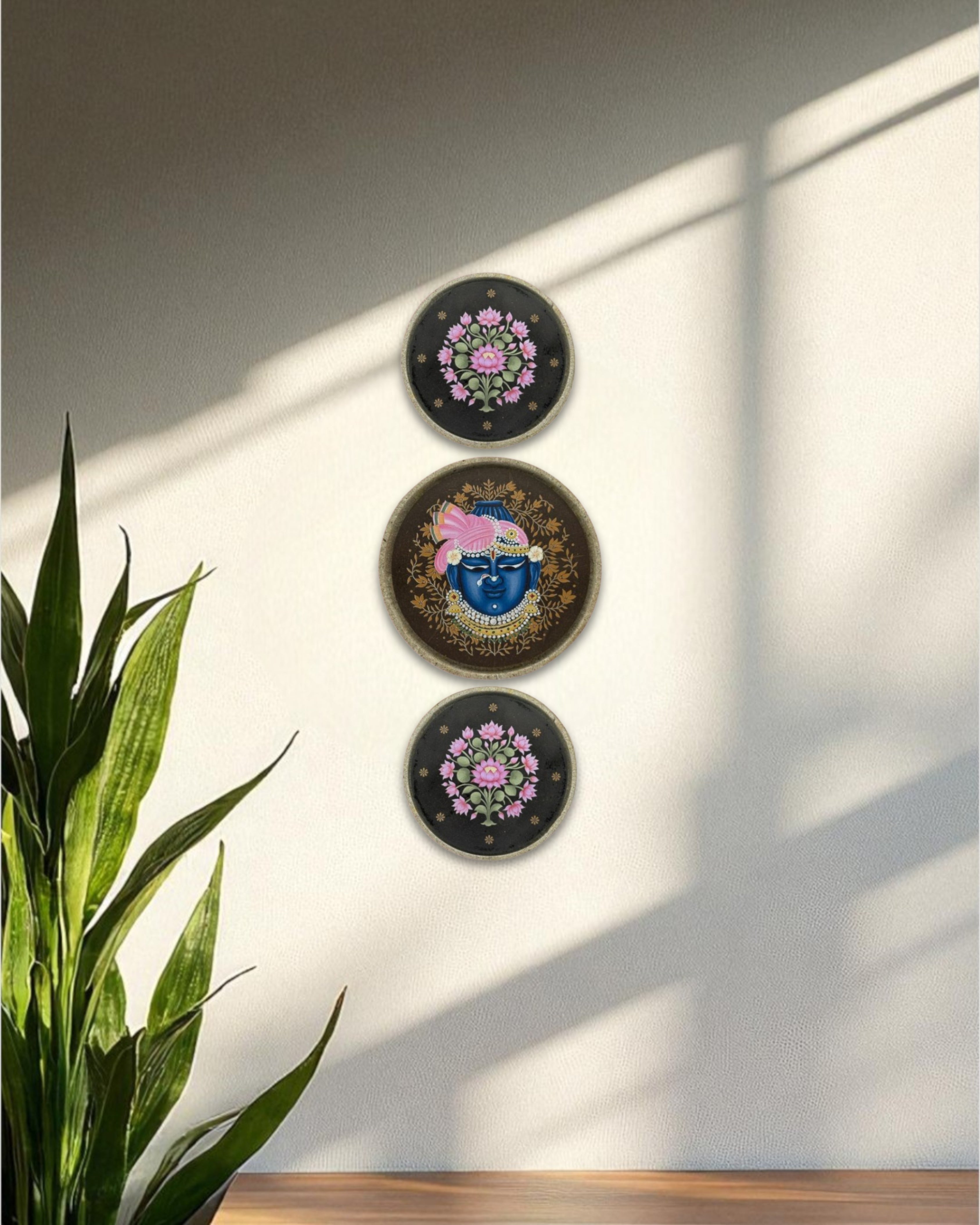 SUSHOBHAN THALI - Set of Mukharvind (25 cm) and Lotus (18.5 cm)