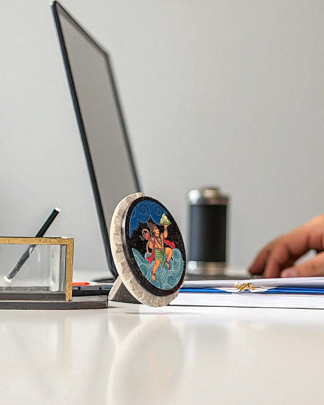 PRASAAD MUDRIKA - Hanumanji with Dronagiri Mountain (Oval)